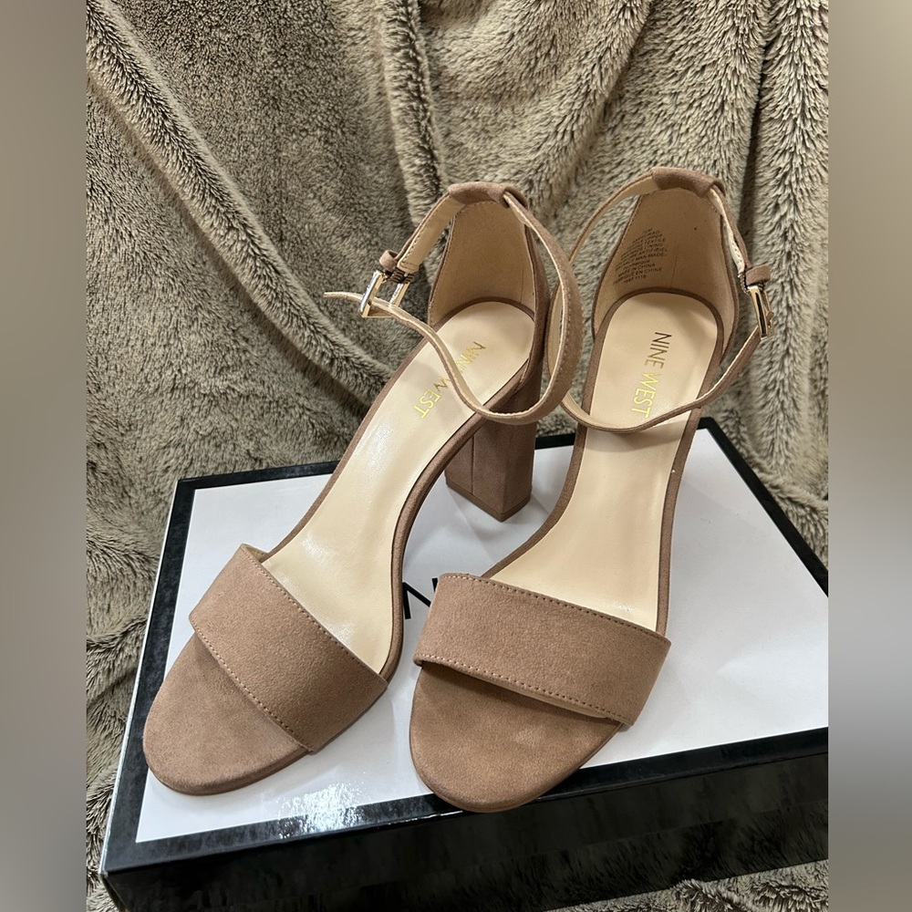 Nine West Suede Heels- Excellent Used Condition